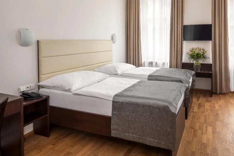 DOUBLE STANDARD Room, Hotel Unique, Prague