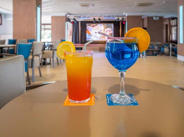 Bar, Golden Avenida Family Suites, Costa Dorada