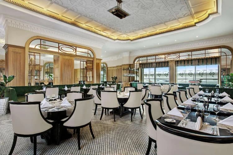 Bar, Al Habtoor Palace, Dubai