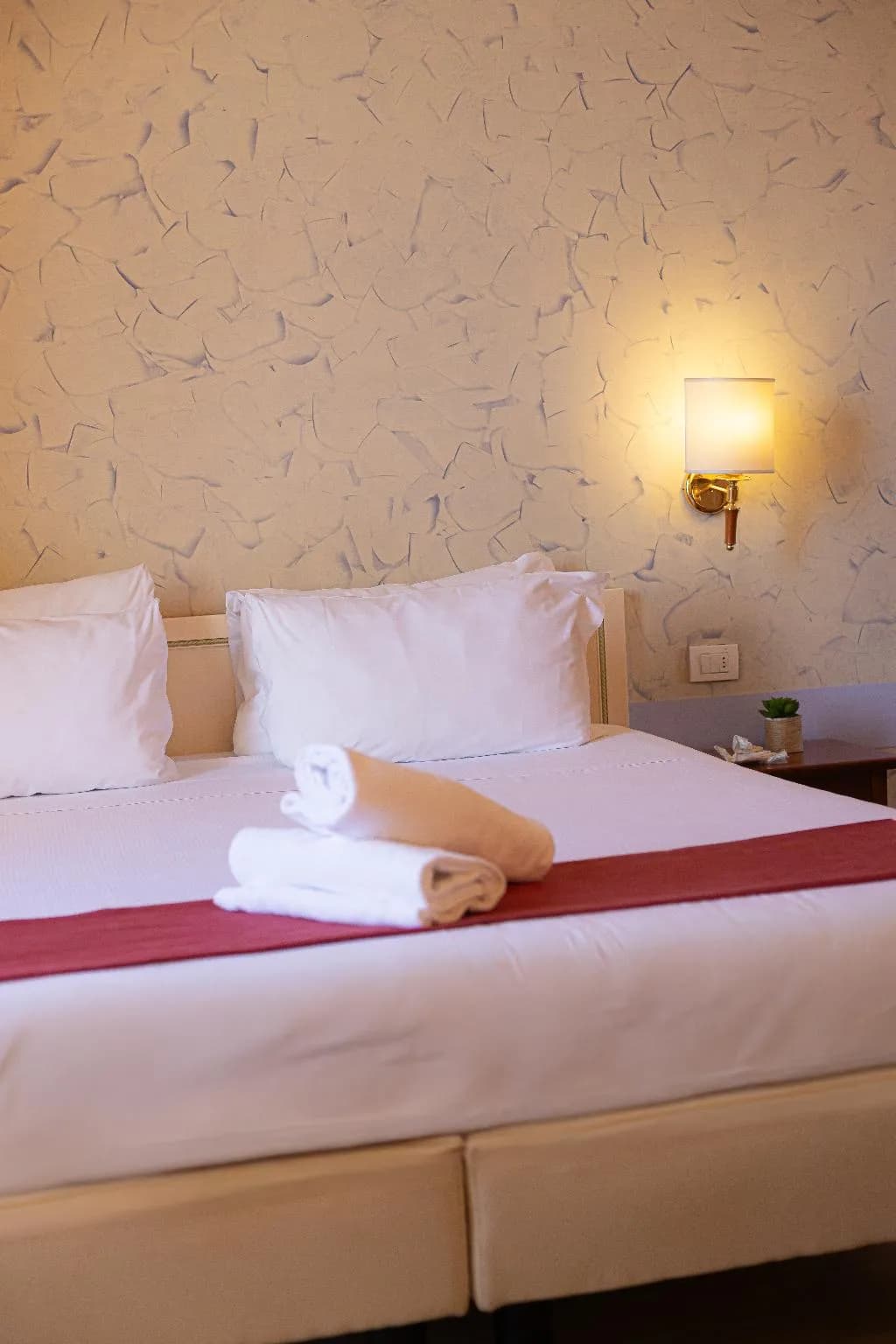 DOUBLE DELUXE ONE BED Room, LVG Hotel Collection - Hotel Pallanza, Milan