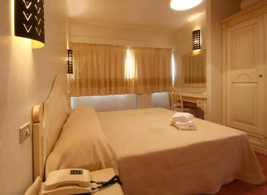 APARTMENT CAPACITY 4 Room, Setar, Cagliari