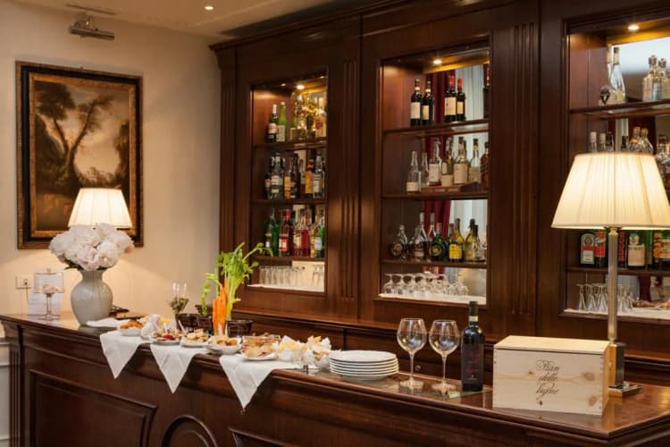 Bar, Executive, Florence