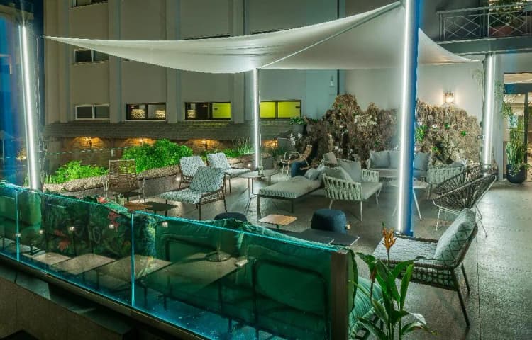 Bar, Palmyra Beach, Athens