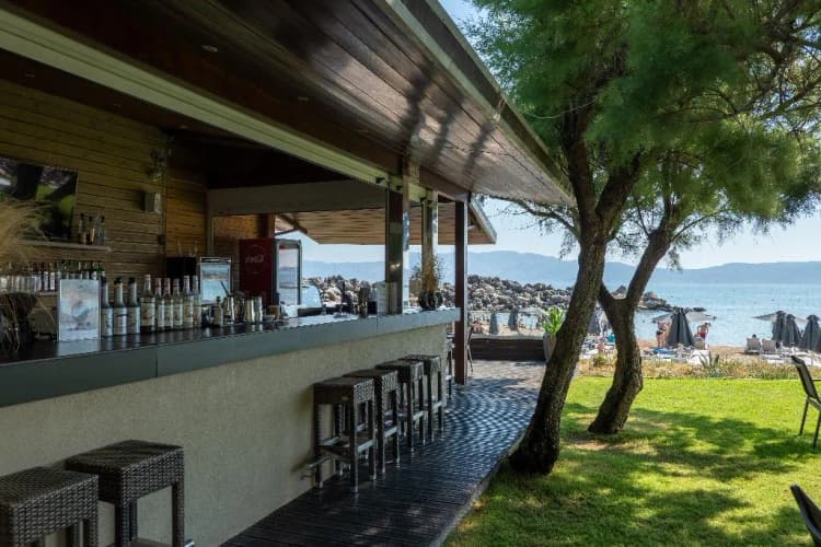Bar, Molos Bay, Crete
