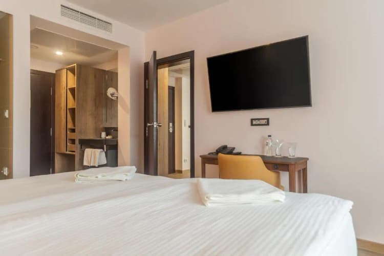 APARTMENT TWO BEDROOMS ONE BATHROOM Room, Amiral, Varna