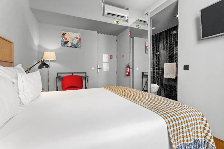 DOUBLE ONE BEDROOM ONE BATHROOM Room, Casa Dos Lóios By Shiadu, Porto