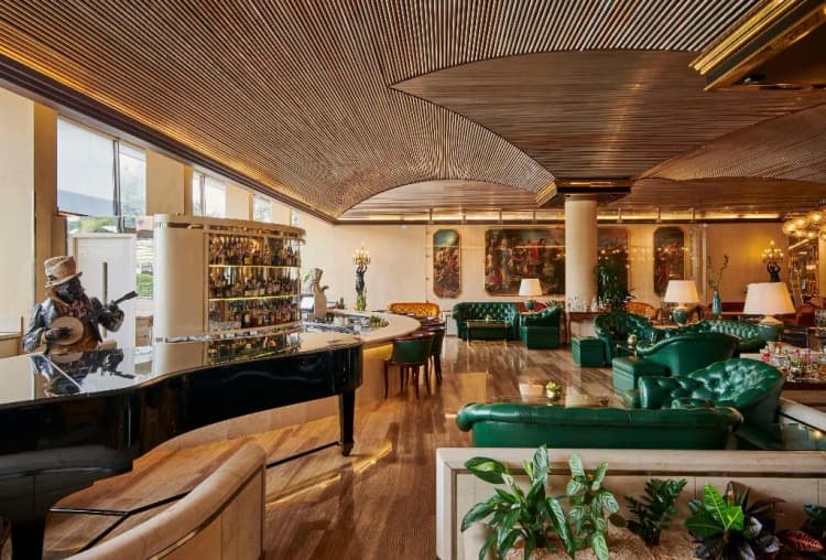 Bar, Rome Cavalieri, A Waldorf Astoria Hotel, Rome
