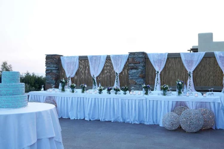 Conferences, Diles & Rinies, Mykonos