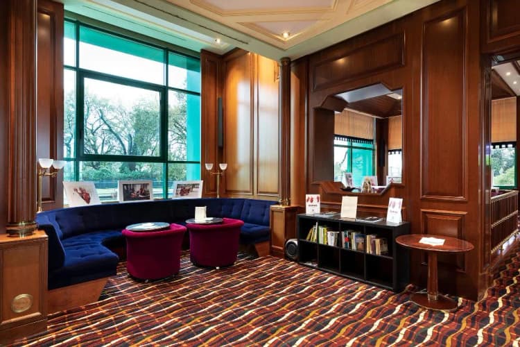 Bar, Royal Garden Hotel, Milan
