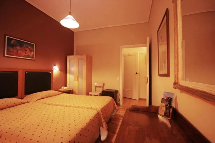 FAMILY ROOM STANDARD Room, Adams, Athens
