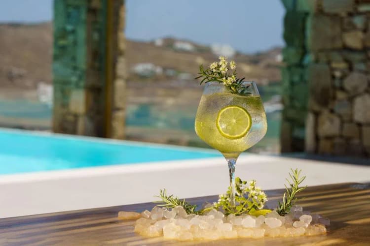 Bar, Radisson Blu Euphoria Resort, Mykonos