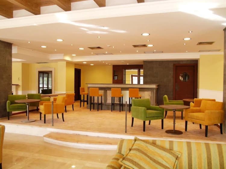 Bar, Picciolo Etna Golf Resort & Spa, Curio Collection, Catania