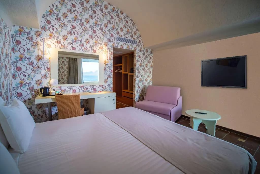 BUNGALOW GARDEN VIEW Room, Ramada by Wyndham Loutraki Poseidon Resort, Kalamata