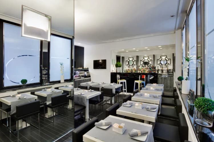 Bar, Lhp Napoleon, Milan