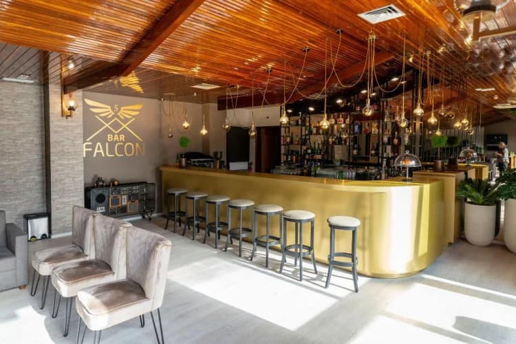 Bar, Dom Afonso, Madeira