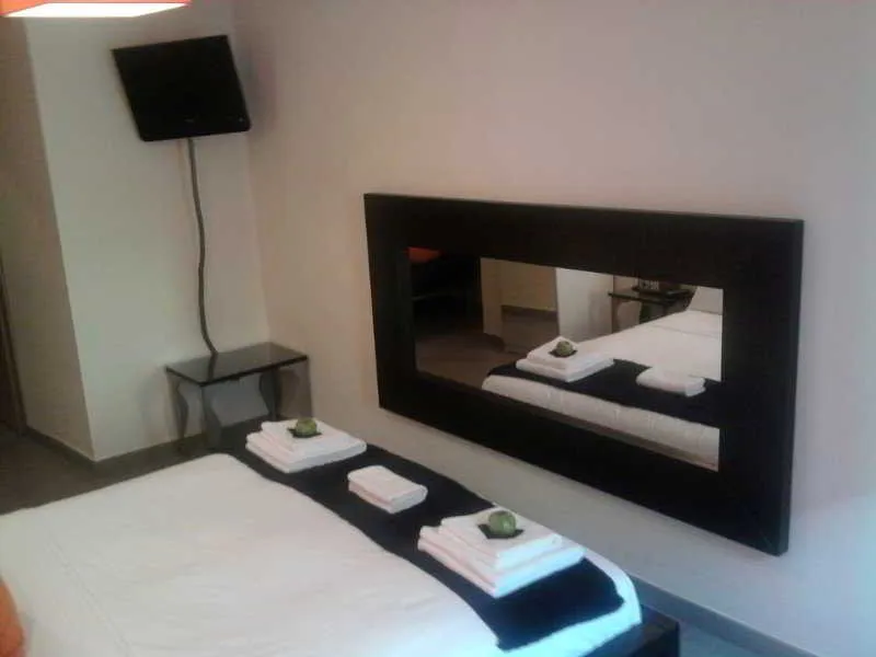 Room, Oxum, Madrid
