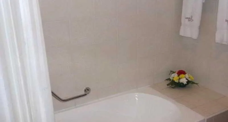 Double or Twin DELUXE Room, London Suites Hotel, Dubai