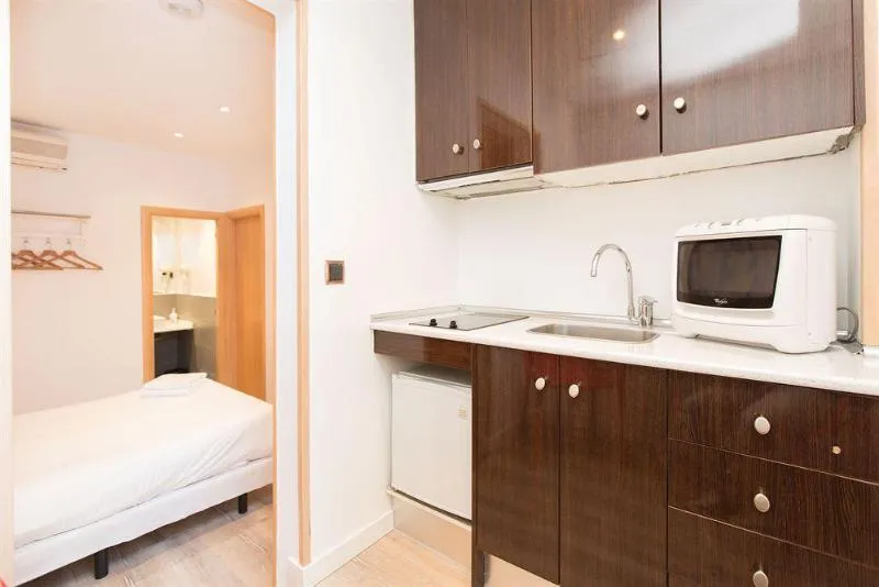 General view, AinB Las Ramblas-Colón Apartments, Barcelona