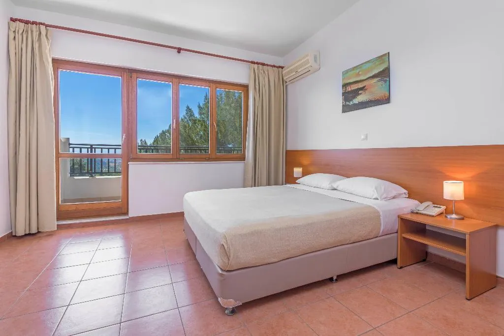 APARTMENT CAPACITY 4 Room, Helena Christina, Rhodes