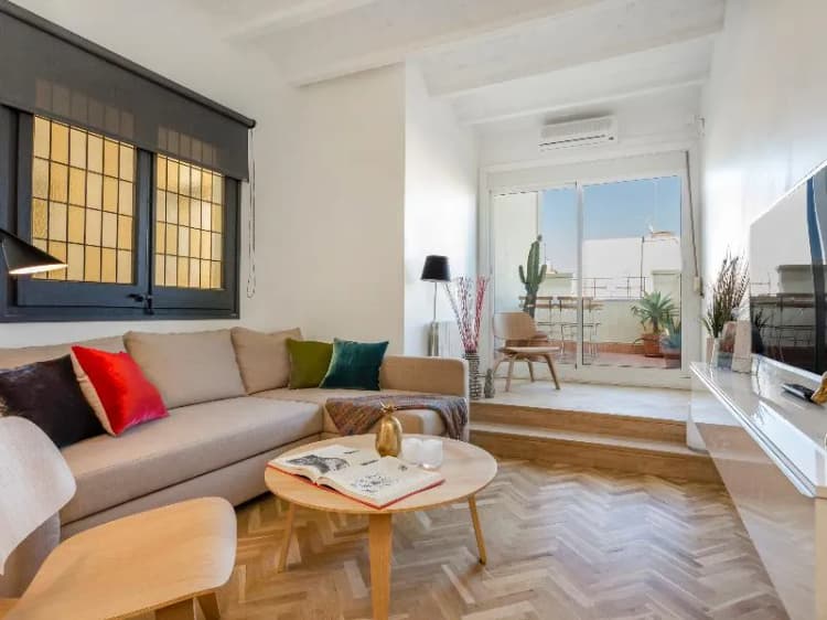 APARTMENT ONE BEDROOM WITH TERRACE Room, Urban District, Barcelona