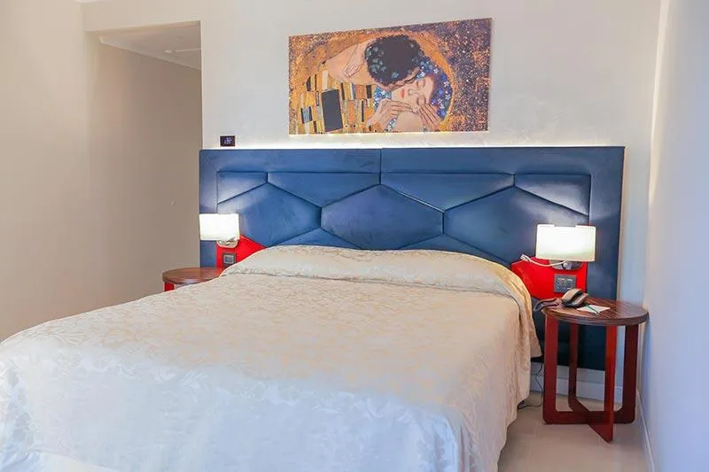 DOUBLE STANDARD Room, Victoria Palace Hotel, Palermo