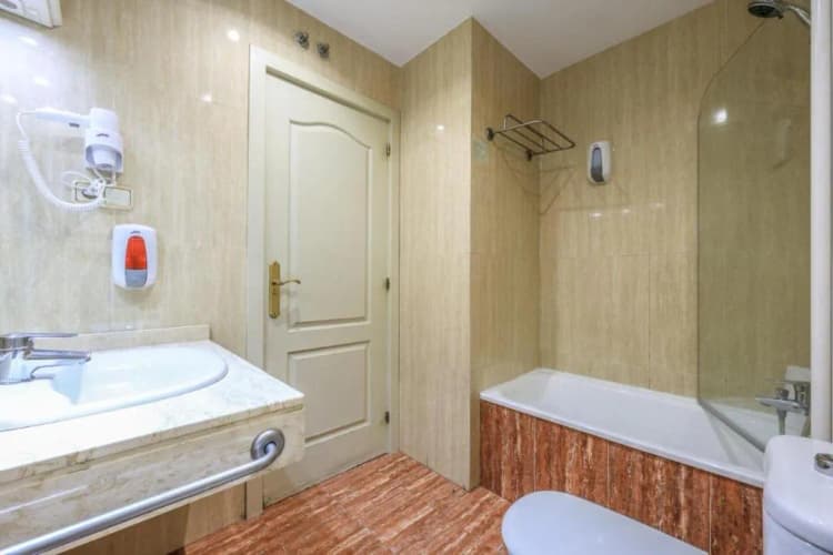General view, Lusso Velilla, Madrid