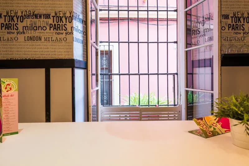Bar, Feel Hostel City Center Malaga, Costa Del Sol