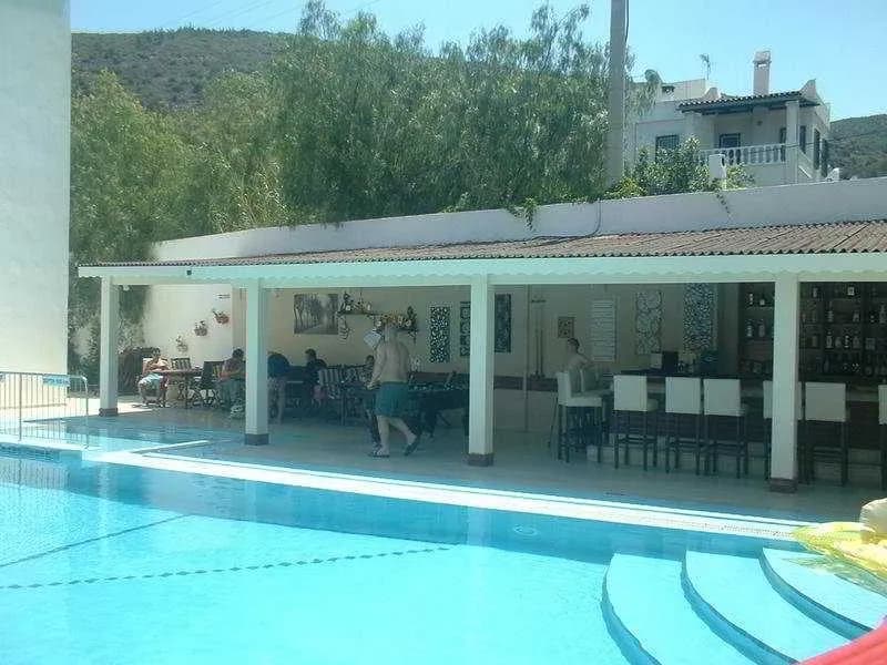 Bar, Merve, Bodrum