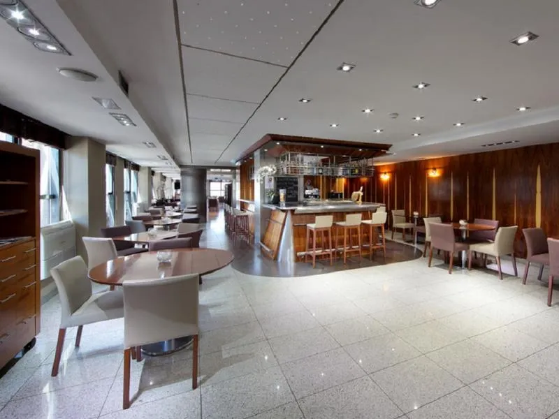 Bar, Exe Plaza, Madrid