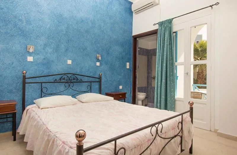DOUBLE SUPERIOR Room, villa pelekanos santo, Santorini