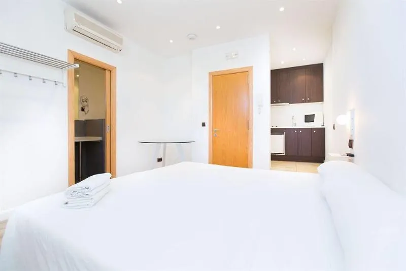 General view, AinB Las Ramblas-Colón Apartments, Barcelona