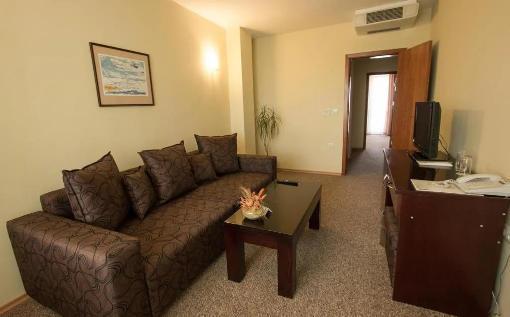 APARTMENT WITH BALCONY Room, Divesta, Varna