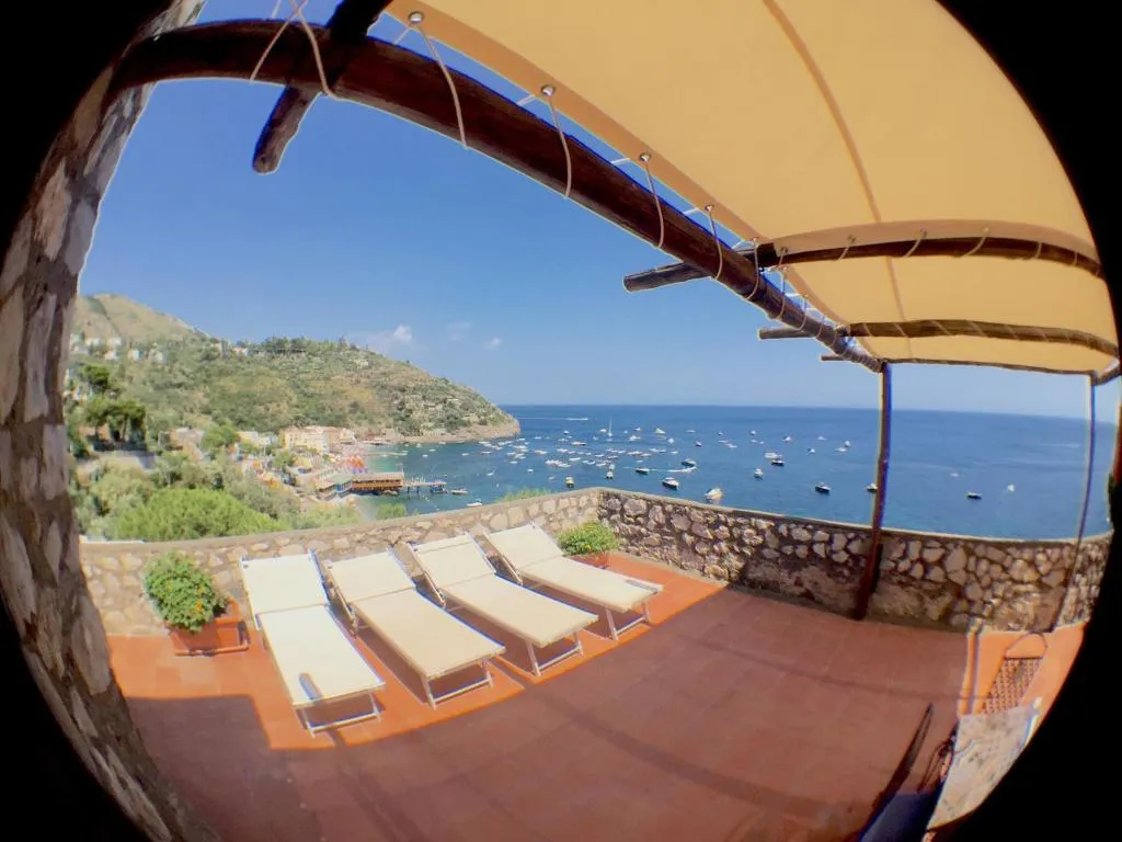 APARTMENT STANDARD Room, Marina del Cantone Chalet, Naples