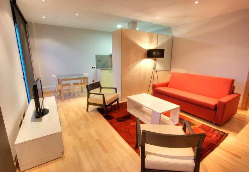 Room, Tamarit, Barcelona
