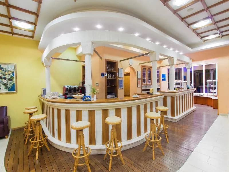 Bar, Spongiola, Split