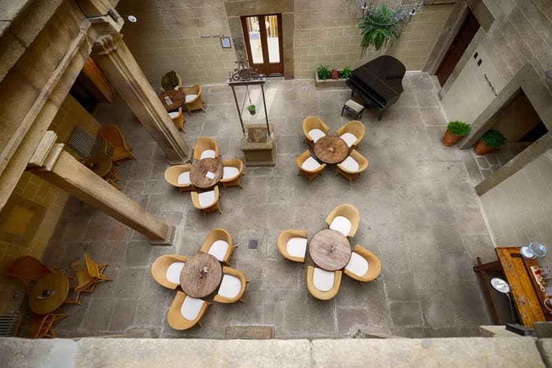 Bar, Palacio Carvajal Giron, Madrid