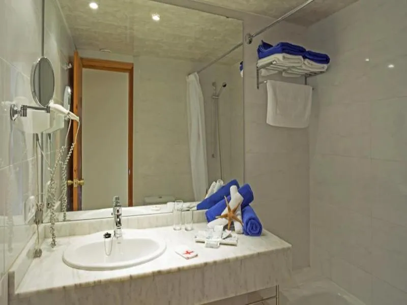 Double or Twin STANDARD Room, Ona Palmira Paguera, Majorca