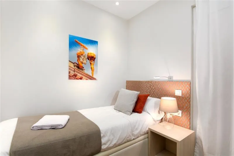 APARTMENT FOUR BEDROOMS Room, Mercedes Heritage Apartments, Barcelona