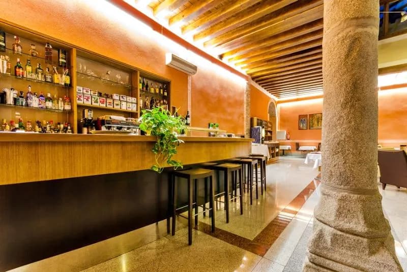 Bar, Palacio San Facundo, Madrid