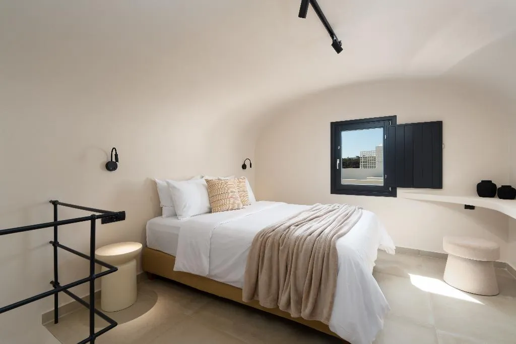 APARTMENT LUXURY ONE BEDROOM Room, White Orchid Boutique Apartments, Santorini