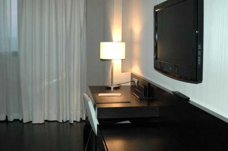 DOUBLE BASIC Room, Santos Maydrit Airport, Madrid