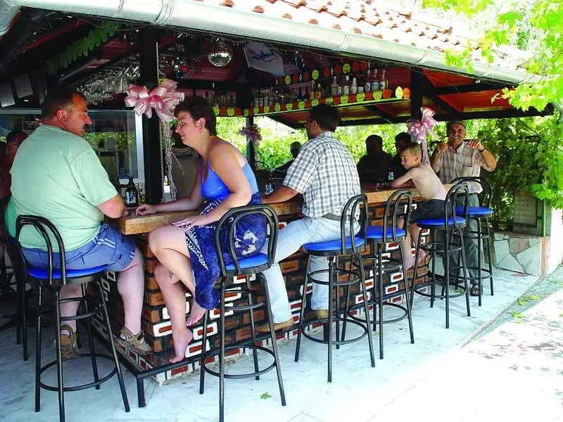 Bar, Dursun Apart, Dalaman
