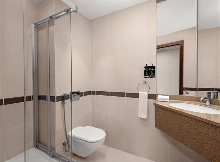 DOUBLE STANDARD Room, Holiday Inn Express Dubai, Internet City, Dubai