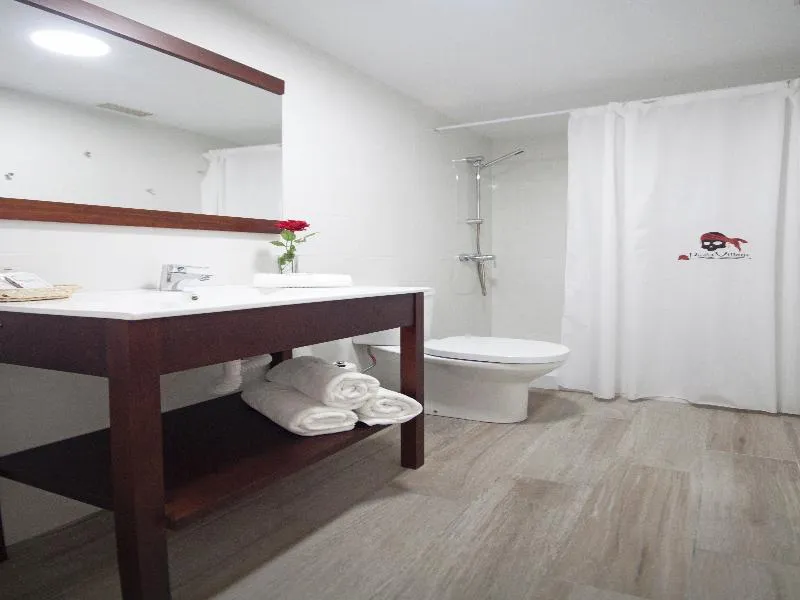 APARTMENT CAPACITY 4 ONE BEDROOM Room, Pirates Village, Majorca