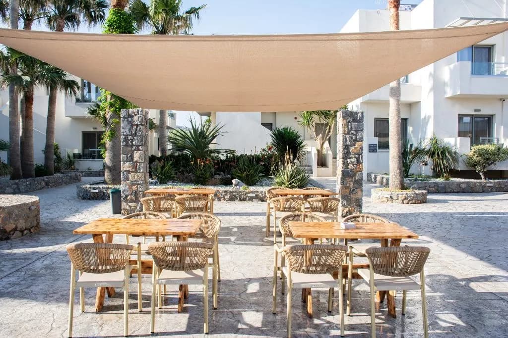 Bar, Saint George Gournes Bay, Crete