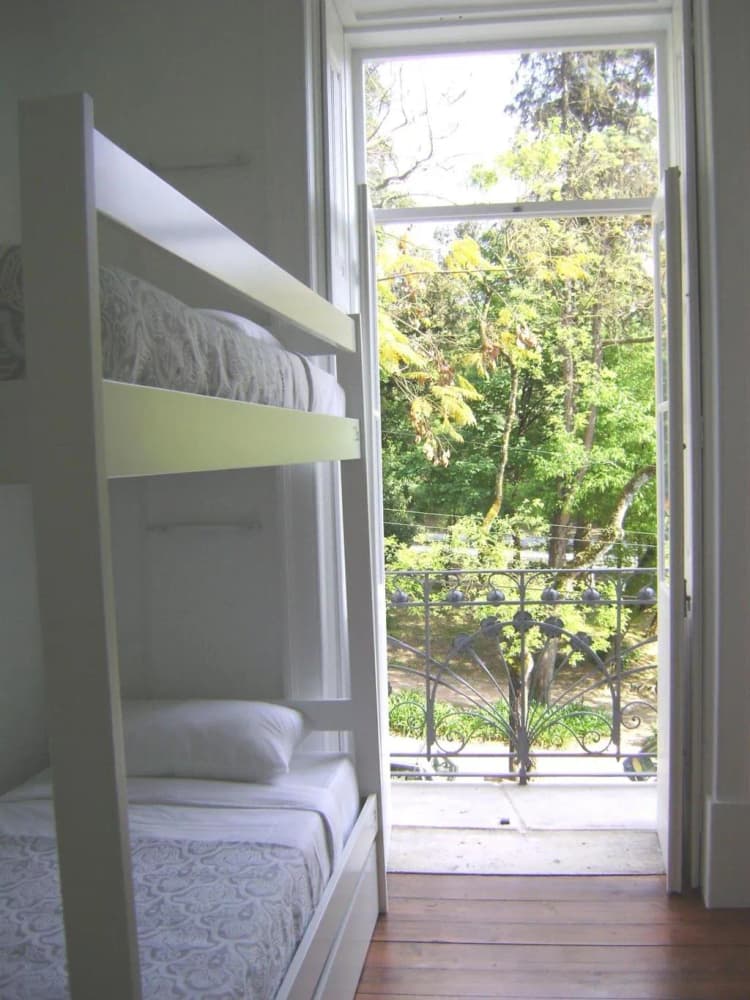Bed in dormitory WITH SHARED BATHROOM Room, WW Hostel & Suites, Porto