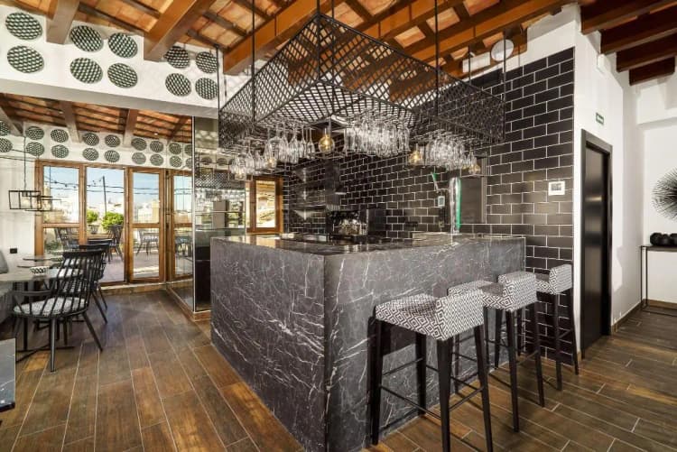 Bar, The Valentia Cabillers Hotel, Valencia