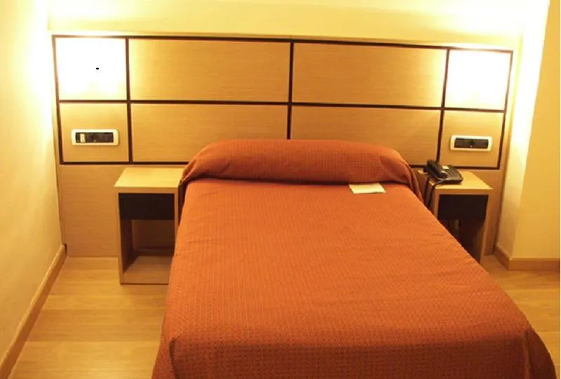 DOUBLE STANDARD Room, Doña Lola, Valencia