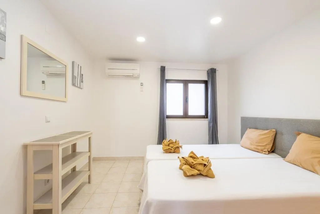 APARTMENT ONE BEDROOM Room, Apartamentos Vale de Carros by Umbral, Algarve