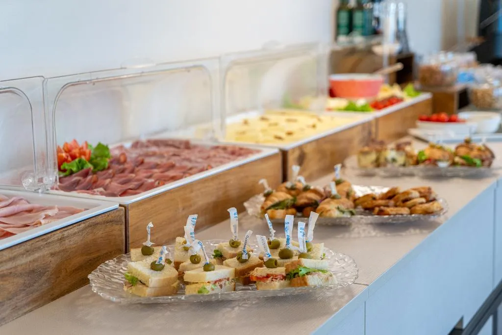 Bar, Hotel Désirée by Double Hospitality, Milan